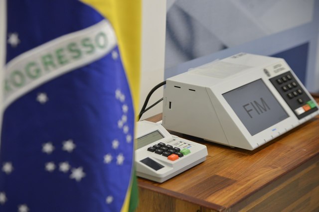 Senado quer votar na próxima semana adiamento das eleições para novembro