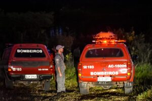 Bombeiros procuram por homem afogado no rio Piracicaba