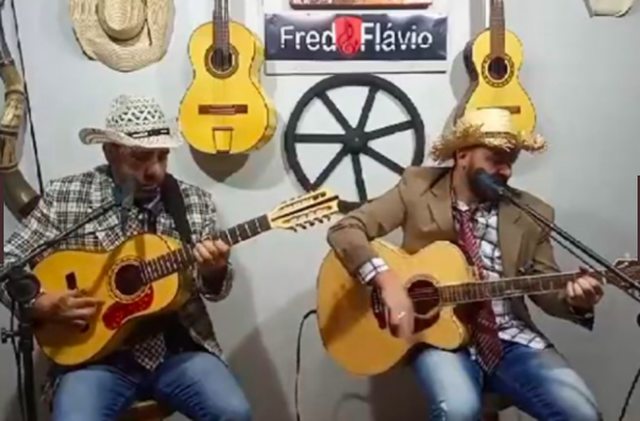 Cantor sertanejo morre repentinamente após fazer live nas redes sociais