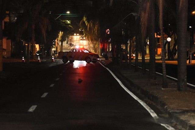 Acidente deixa parte de avenida sem luz, em Piracicaba