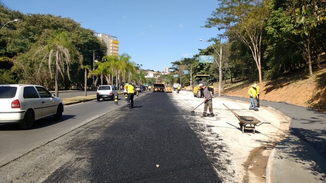 Após ser alargada, Avenida Jaime Pereira recebe asfaltamento em Piracicaba