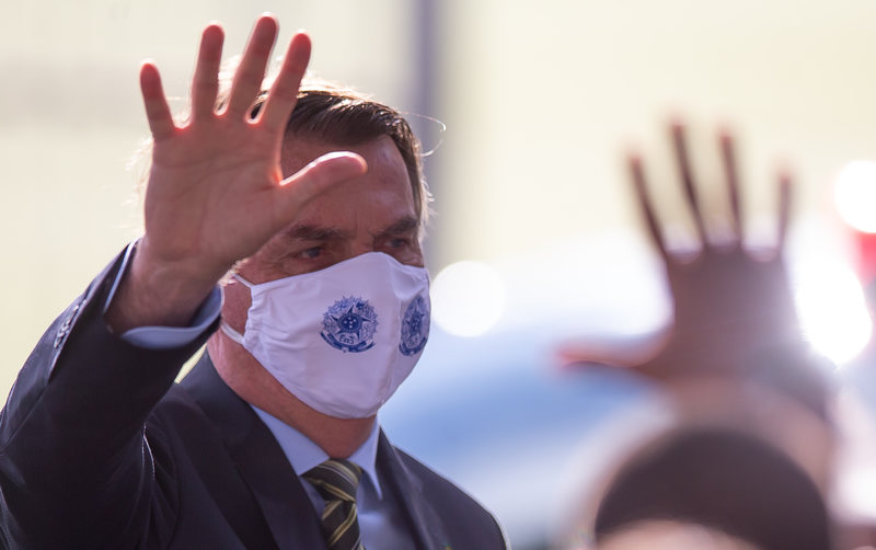 VÍDEO | Bolsonaro anuncia que pode fabricar vacina russa contra Covid no Brasil