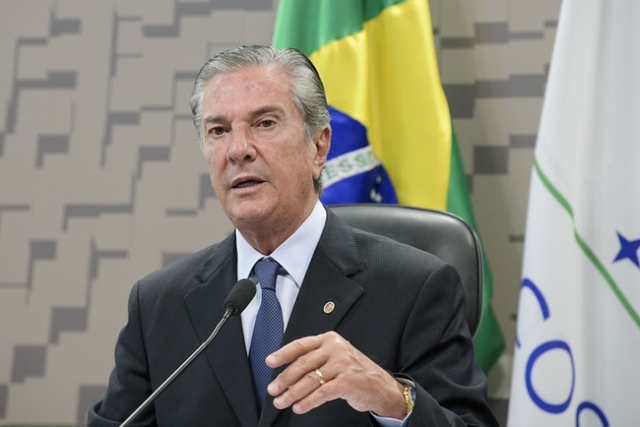 Collor pede perdão pelo confisco do saldo de cadernetas de poupança