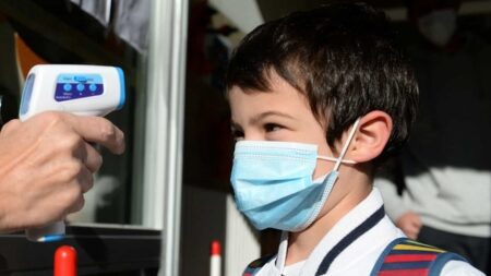 Casos de coronavírus em crianças até 9 anos sobem 50 vezes em SP no último mês