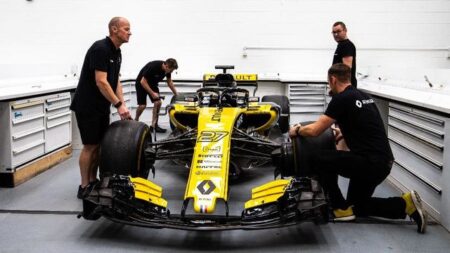Renault decide permanecer na F1 mesmo após anunciar corte bilionário