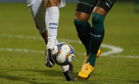 Governo do Rio planeja volta do futebol com 50% da capacidade em estádios