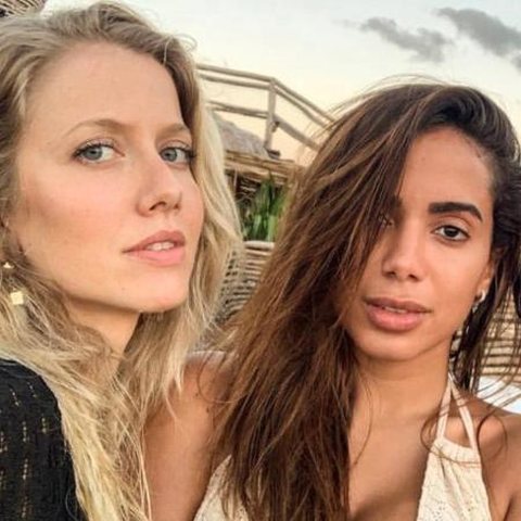 Anitta e Gabriela Prioli vão fazer live sobre política