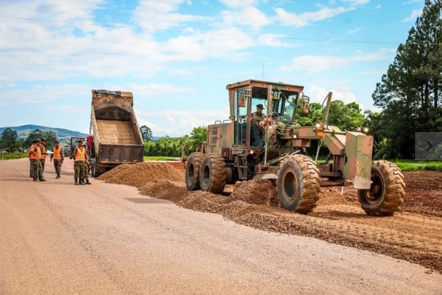 Infraestrutura e obras públicas perdem mais espaço na construção, diz IBGE Infraestrutura e obras públicas perdem mais espaço na construção, diz IBGE