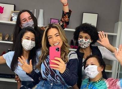 Patricia Abravanel volta a gravar no SBT e fala sobre retorno ao trabalho: “Animada”