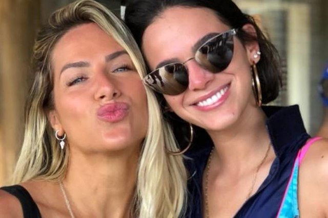 Giovanna Ewbank escolhe Marquezine e outros amigos para assumir seu canal no YouTube
