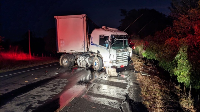 Homem de 55 anos morre após viatura do SAMU se envolver em grave acidente