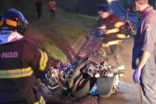 Grave acidente entre carro e moto deixa duas vítimas na Piracicaba - Saltinho