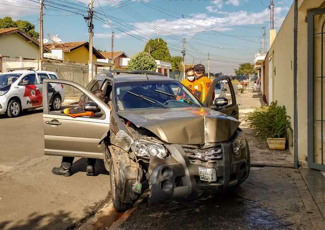 Acidente de trânsito na manhã desta segunda (08), em Piracicaba, mobiliza bombeiros