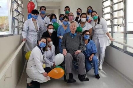 Aos 91 anos, frade se recupera da Covid-19 após passar um mês internado