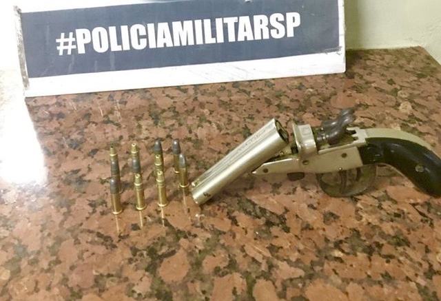 Em Piracicaba, homem discute com a esposa e a ameaça de morte com arma de fogo Em Piracicaba, homem discute com a esposa e a ameaça de morte com arma de fogo