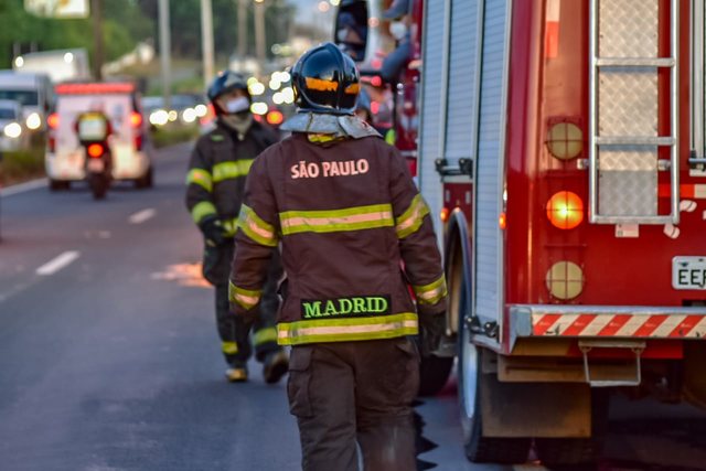 Protestos são registrados em Piracicaba, na noite desta segunda-feira (08)