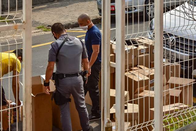 Carga de R$ 90 mil é recuperada e três criminosos são presos pela PM, em Piracicaba Carga de R$ 90 mil é recuperada e três criminosos são presos pela PM, em Piracicaba