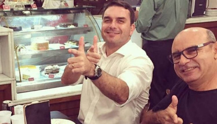Fabrício Queiroz, ex-assessor de Flávio Bolsonaro, é preso em Atibaia (SP)