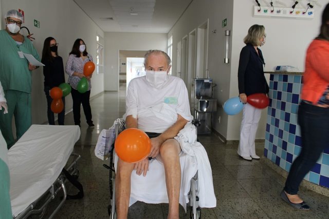 Em Piracicaba, idoso do Lar Betel se cura do coronavírus e deixa o Hospital Regional Em Piracicaba, idoso do Lar Betel se cura do coronavírus e deixa o Hospital Regional