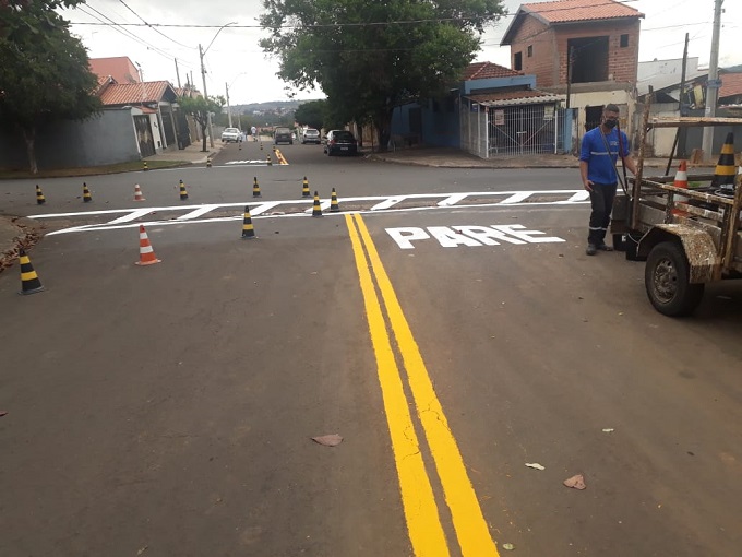 Semuttran faz manutenção de sinalização horizontal nos bairros de Piracicaba