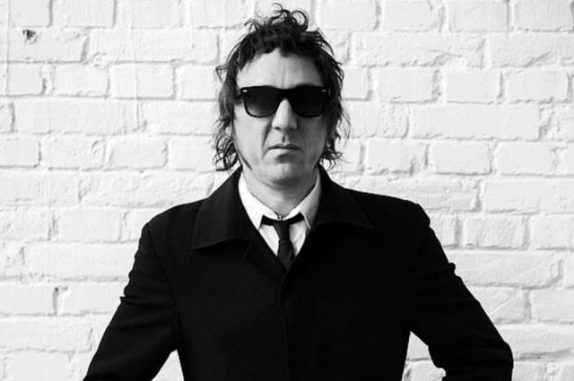 Marcelo Gross, ex-guitarrista do Cachorro Grande, lança clipe e faz live de rock no Sul