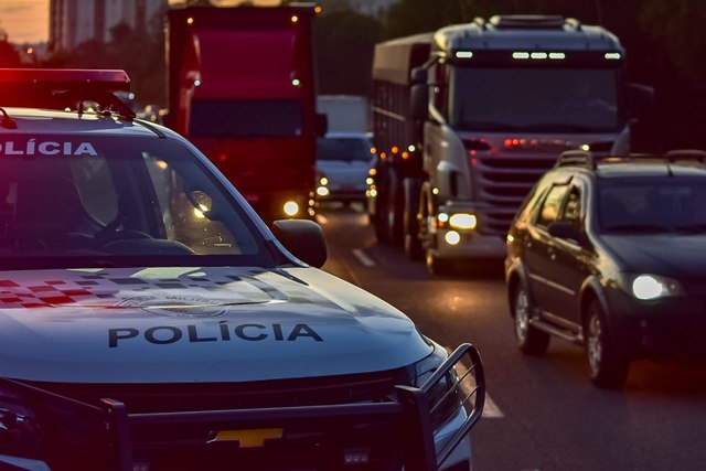 Protestos são registrados em Piracicaba, na noite desta segunda-feira (08)