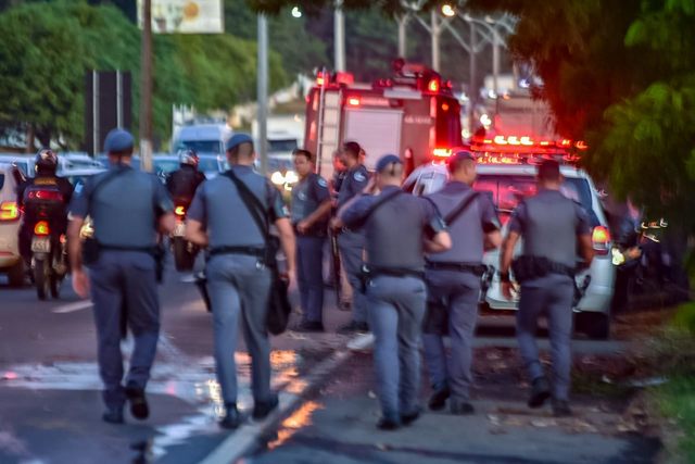 Protestos são registrados em Piracicaba, na noite desta segunda-feira (08)