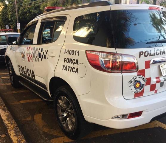 Em Piracicaba, policiais da Força Tática salvam bebê que havia parado de respirar