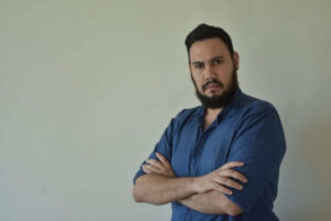 “Não espere no PIRANOT ‘moralistas’ contra políticos que tentam matar a esposa, mas grandes biografias refletindo sobre o agora, sem esquecer o ontem”, diz fundador do PIRANOT; novos colunistas serão anunciados aos poucos até novembro A imagem é uma foto de Júnior Cardoso, dono e diretor do PIRANOT