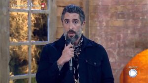 Estreia de A Fazenda e isolamento de participantes em hotel já têm data definida Uma foto de Marcos Mion apresentando A Fazenda