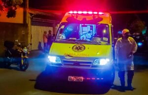 Homem mata ex-mulher e atira duas vezes contra filho dela