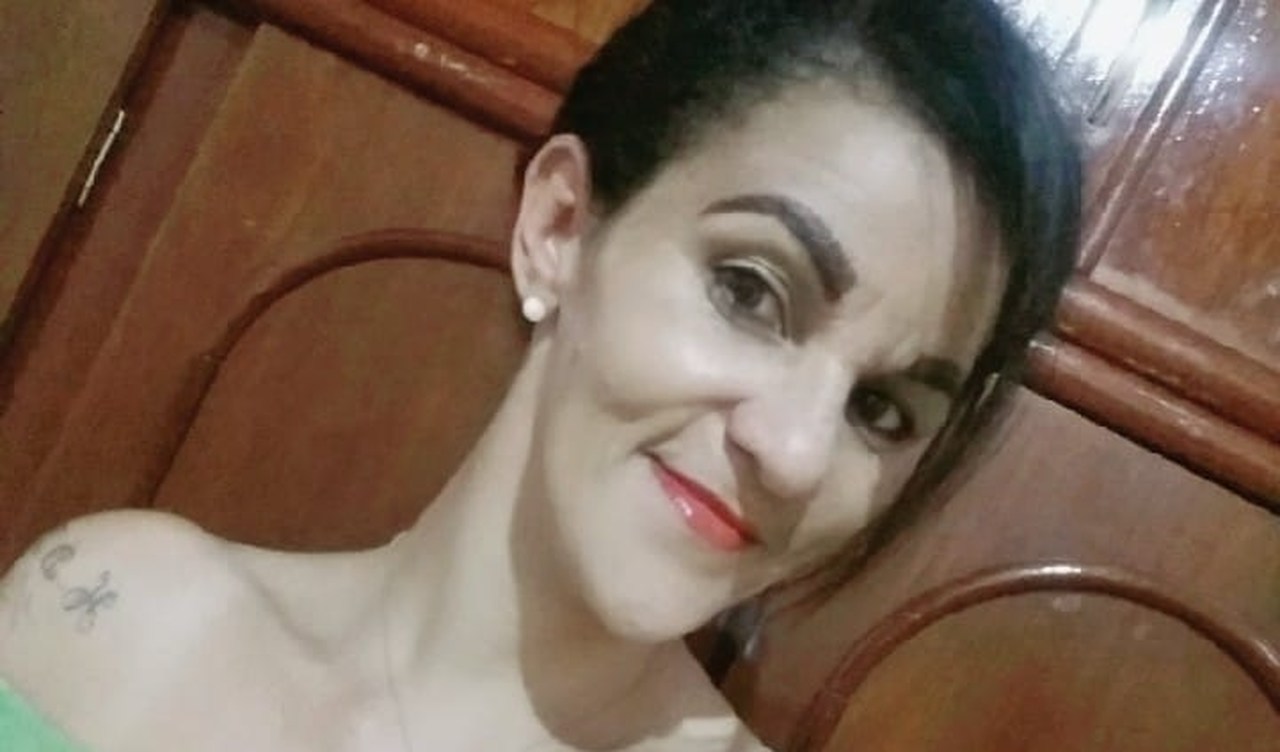 Jovem é preso após matar namorada a facadas