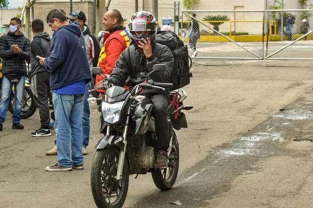 Motoqueiros entregadores de aplicativos fazem protesto nesta manhã, em Piracicaba
