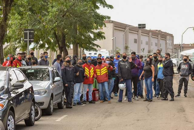 Motoqueiros entregadores de aplicativos fazem protesto nesta manhã, em Piracicaba