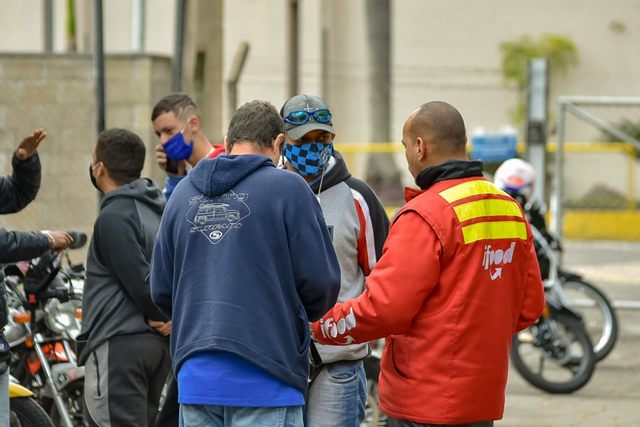 Motoqueiros entregadores de aplicativos fazem protesto nesta manhã, em Piracicaba