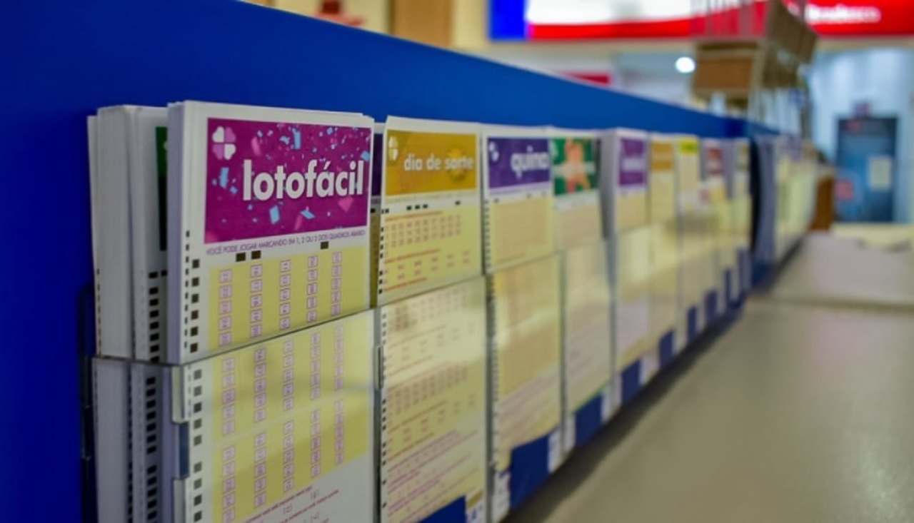 uma foto do volante da Lotofácil 2017 desta sexta-feira 21-08-2020