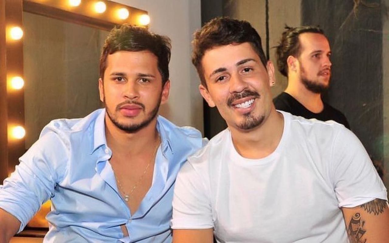 uma foto do Lucas Guimarães junto com o Carlinhos Maia