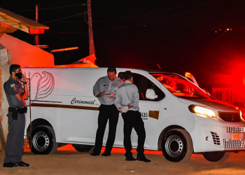 Após morte de criança, mãe precisa ser socorrida e pai é levado para a delegacia