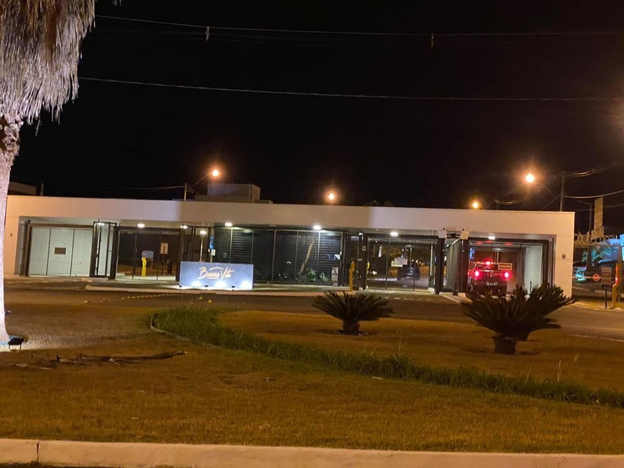 Criminosos invadem condomínio de luxo e fazem juiz federal refém