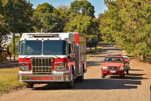 Uma foto das viaturas do Corpo de Bombeiros