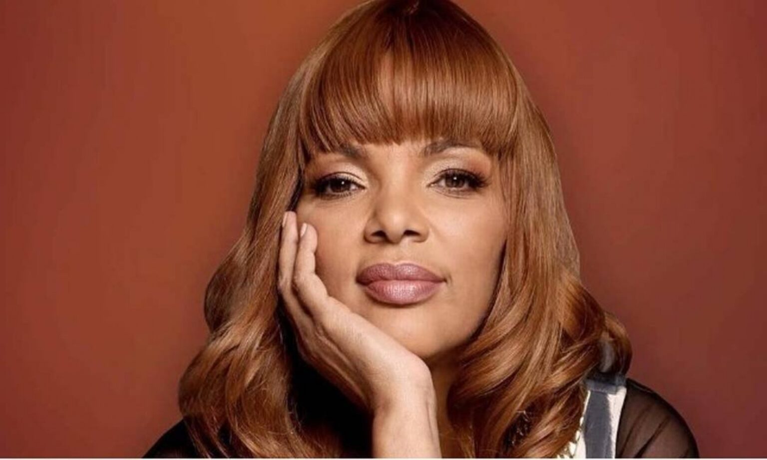 Fotos de Flordelis sem peruca e calva viralizam nas redes sociais e chocam