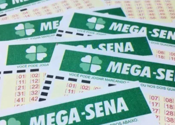 Na imagem uma foto do volante da Mega