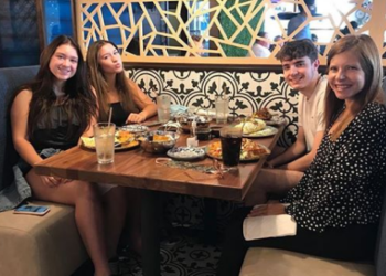 uma foto de rose miriam gugu