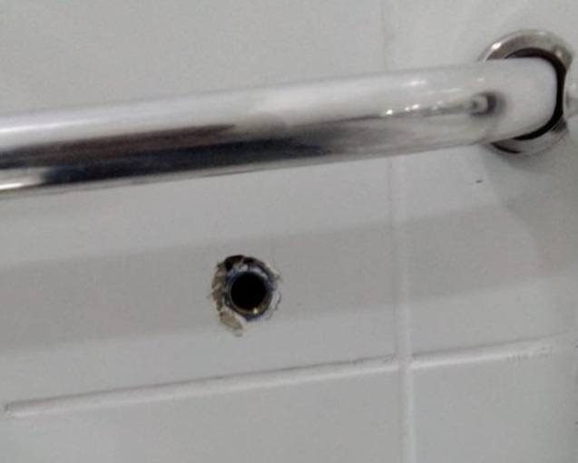 Uma foto do vandalismo registrado no Terminal do Piracicamirim, em Piracicaba