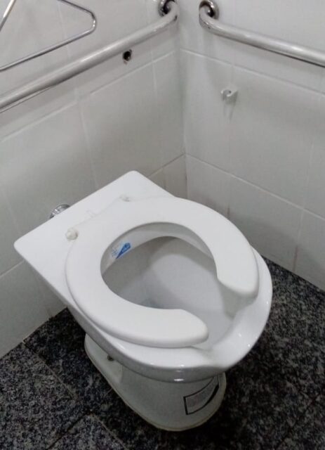 Uma foto do vandalismo registrado no Terminal do Piracicamirim, em Piracicaba