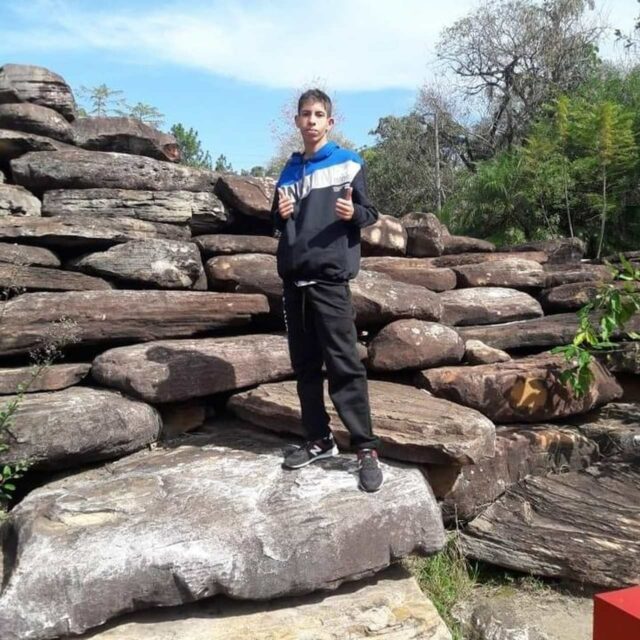 Adolescente de 16 anos desaparece em Piracicaba e familiares pedem ajuda Adolescente de 16 anos desaparece em Piracicaba e familiares pedem ajuda