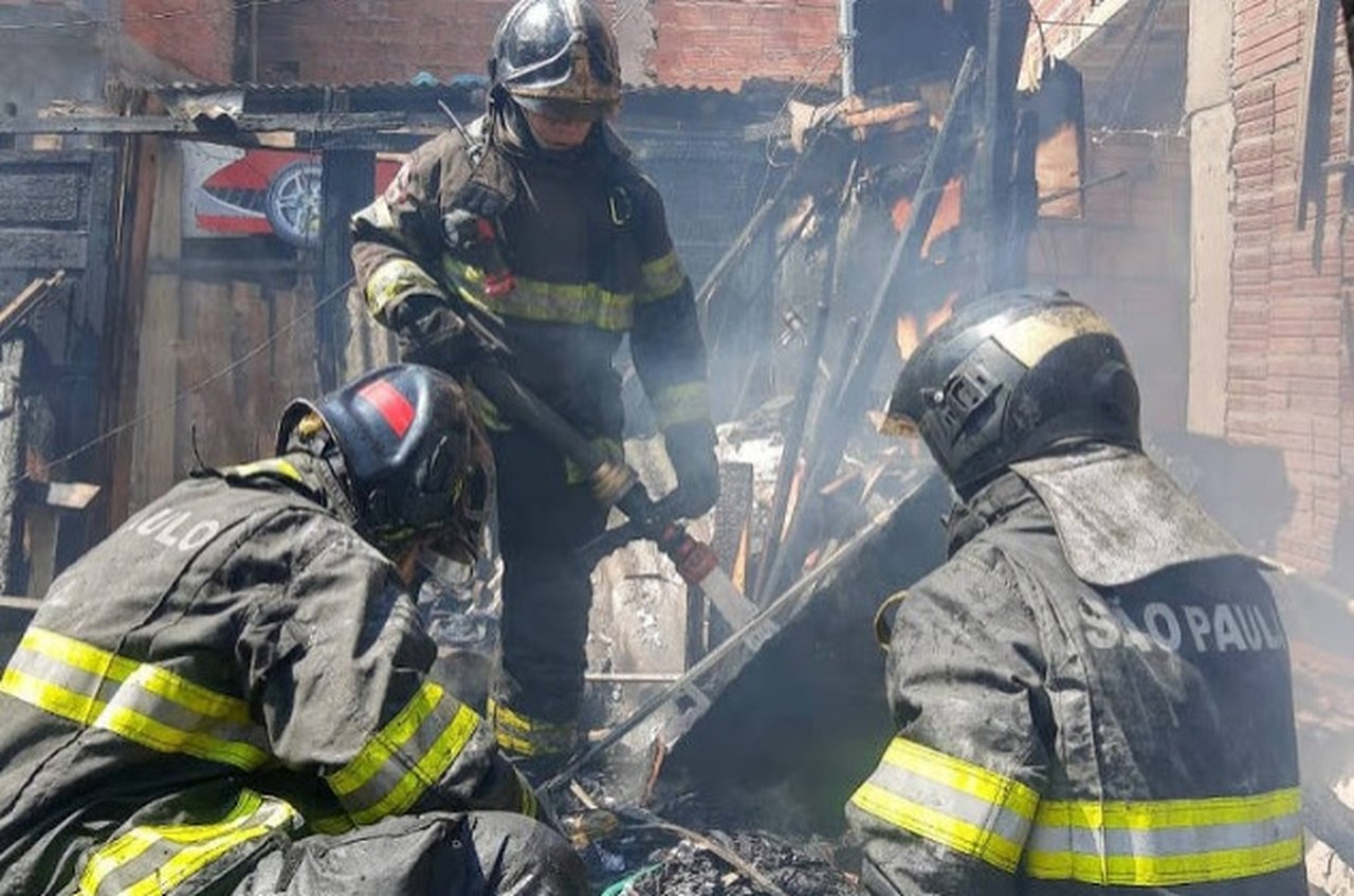 Criança de cinco anos morre após incêndio em comunidade