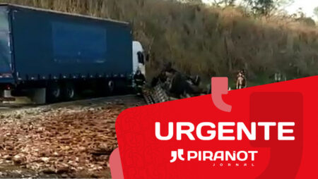 Caminhão carregado tomba e mata vereador de 49 anos preso às ferragens