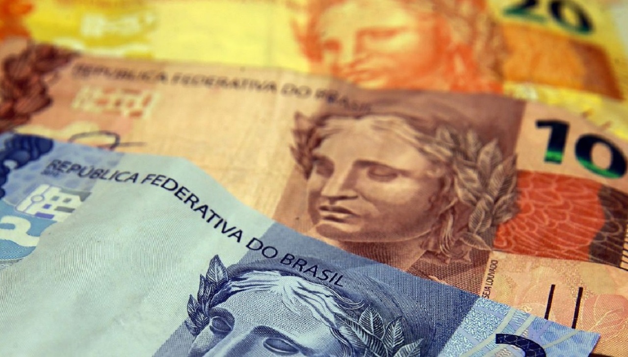 Governo define o valor do salário mínimo para 2021