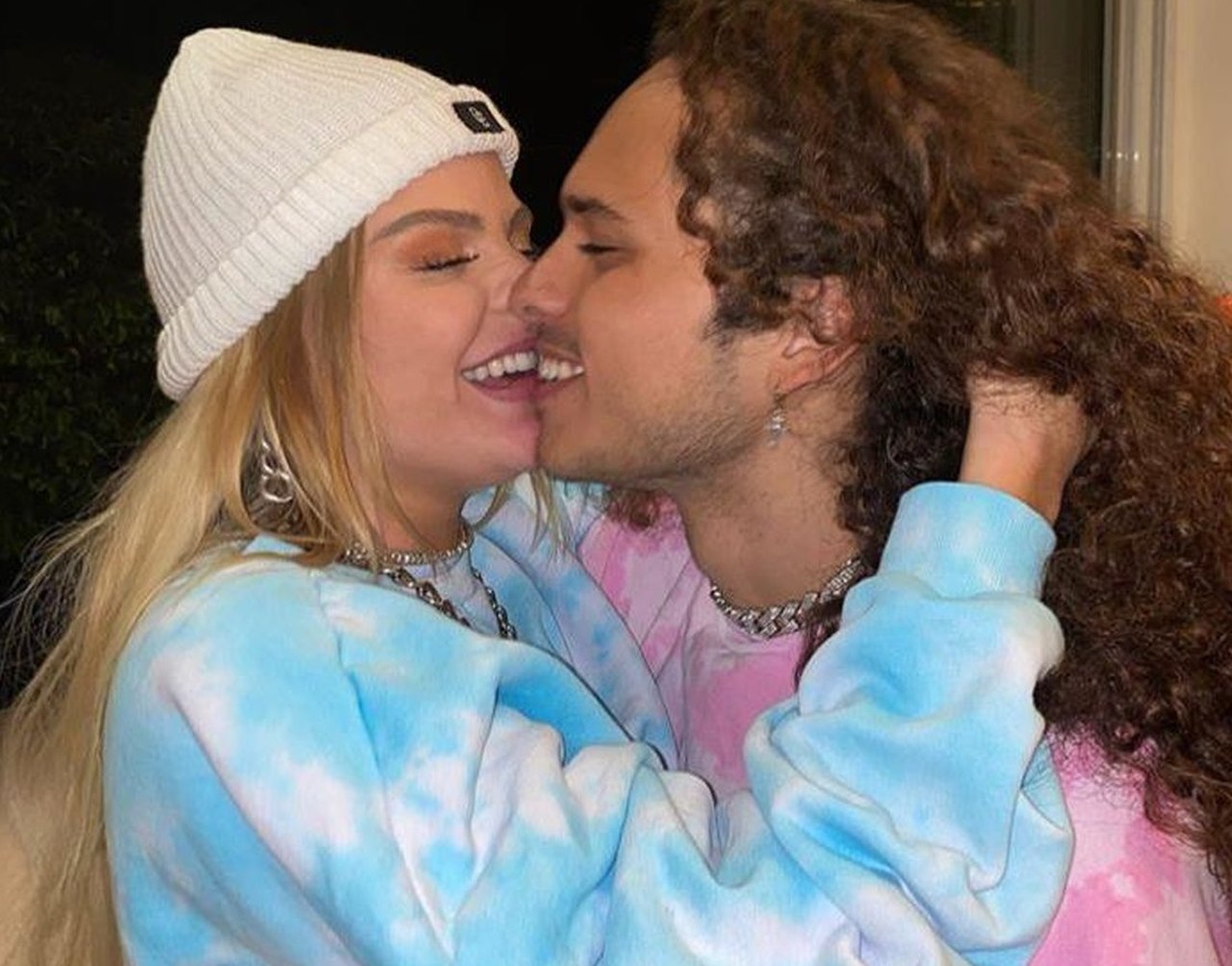 Luísa Sonza e Vitão assumem namoro e causam rebuliço na web